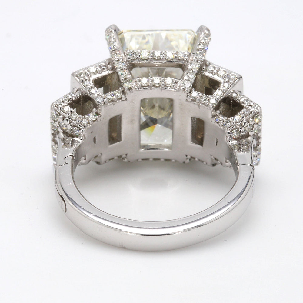 
                  
                    LAURENTI NEW YORK Platinum, 9.05 Carat Radiant Cut Diamond Ring
                  
                