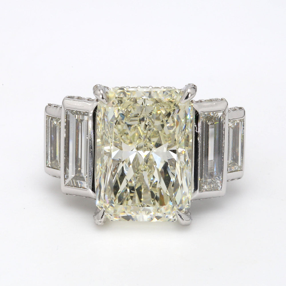 
                      
                        LAURENTI NEW YORK Platinum, 9.05 Carat Radiant Cut Diamond Ring
                      
                    