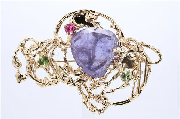 
                      
                        Load and play video in Gallery viewer, Bespoke Tanzanite Brooch in 18k Yellow Gold
                      
                    